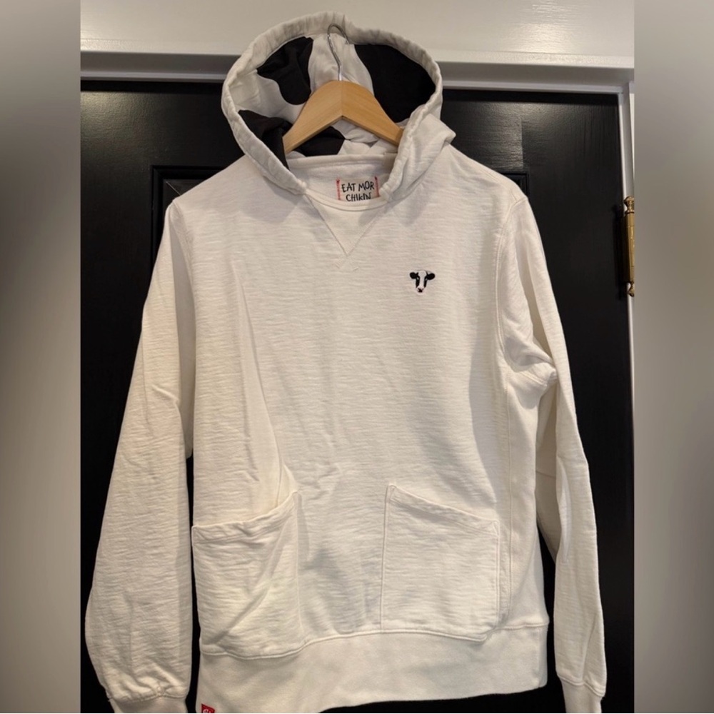 Chick-fil-A Eat Mor Chikin Cow Hoodie • White • Men’s M (Unisex) • New